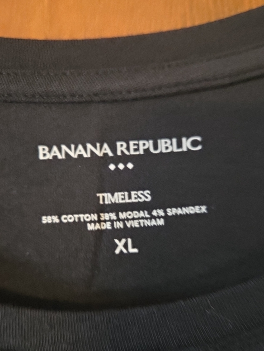 Banana Republic Timeless Tee - Picture 2 of 3